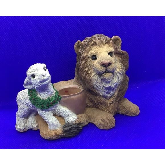 United Design Lion and Lamb Candle Holder Figurine - Picture 1 of 6